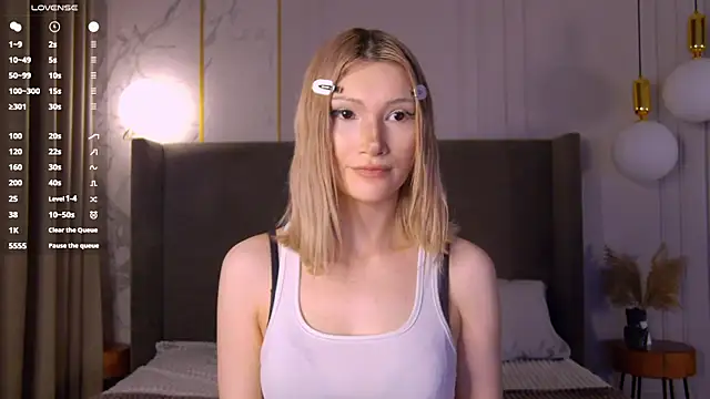 CarolReeves online show from July 2, 4:57 pm