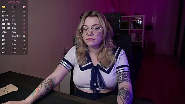 RemyCute online show from December 15, 8:15 pm