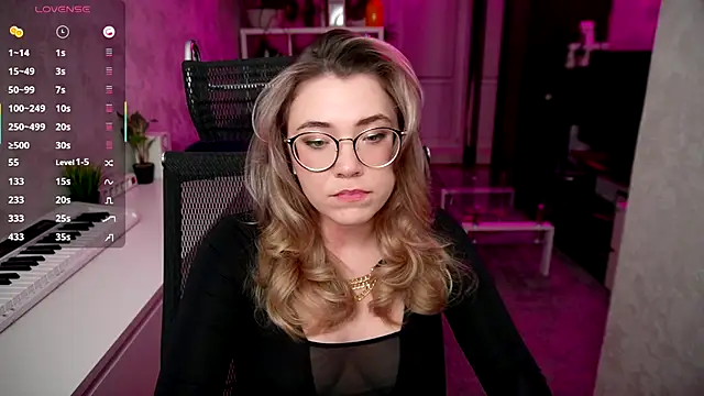 RemyCute online show from September 27, 7:30 pm