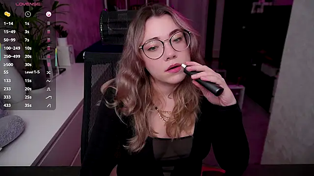 RemyCute online show from October 20, 7:03 pm