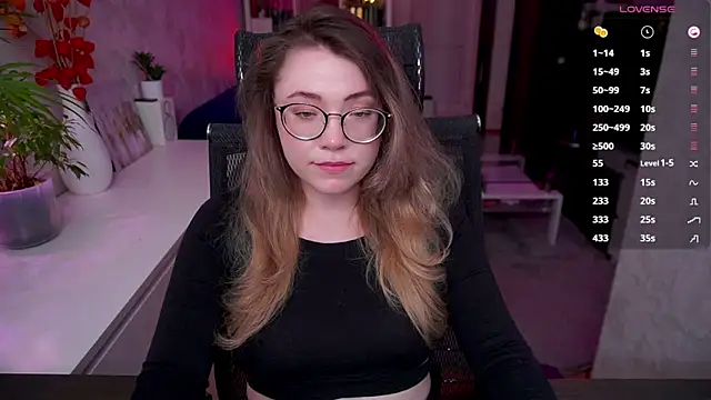 RemyCute online show from May 12, 7:55 pm