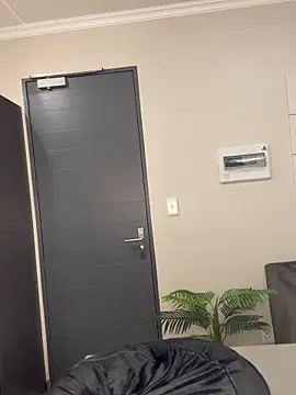 Neelo-Smith online show from March 4, 8:49 pm