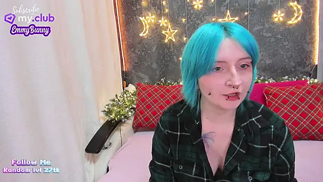 Snapshot of EmmyBunny chatting on December 16, 5:43 pm EmmyBunny online show from December 16, 5:43 pm