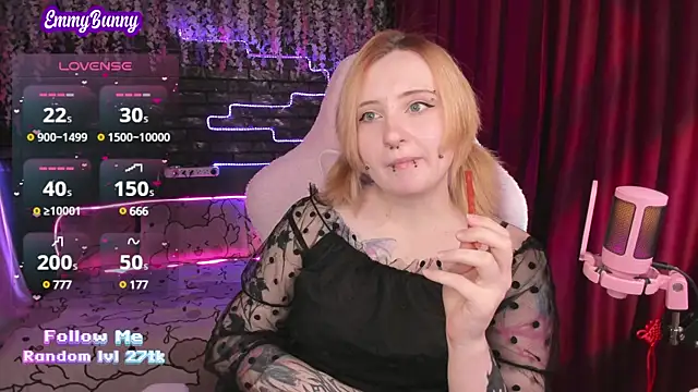 Snapshot of EmmyBunny chatting on March 21, 2:40 pm EmmyBunny online show from March 21, 2:40 pm