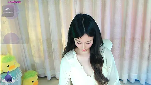 Snapshot of Aimee-520 chatting on May 16, 12:18 am Aimee-520 online show from May 16, 12:18 am