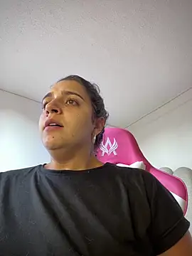 Snapshot of Alicia_Ruiz chatting on May 20, 8:04 pm Alicia Ruiz online show from May 20, 8:04 pm