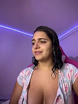 Snapshot of Alicia_Ruiz chatting on June 11, 8:18 pm Alicia Ruiz online show from June 11, 8:18 pm