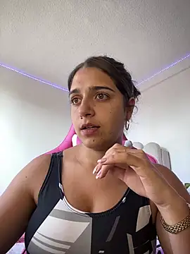 Snapshot of Alicia_Ruiz chatting on July 1, 8:08 pm Alicia Ruiz online show from July 1, 8:08 pm