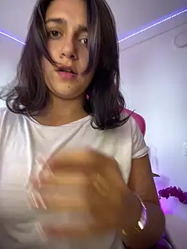 Snapshot of Alicia_Ruiz chatting on July 7, 8:02 pm Alicia Ruiz online show from July 7, 8:02 pm