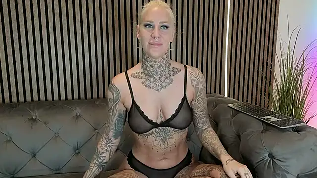 Lara-CumKitten online show from July 19, 9:13 am