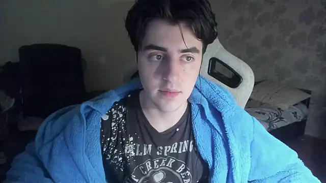 Snapshot of Knuckles17 chatting on June 14, 2:24 am Knuckles17 online show from June 14, 2:24 am