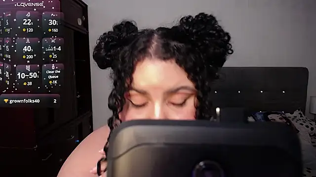 Snapshot of luisianacoxx chatting on December 7, 9:28 am luisianacoxx online show from December 7, 9:28 am