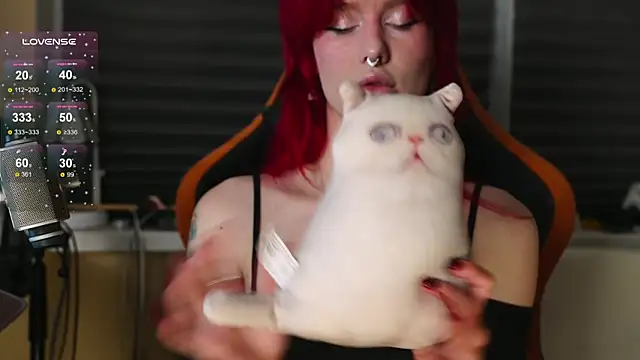 BlueCherryy online show from November 11, 7:03 pm