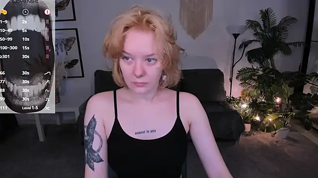 Snapshot of cyber_whore_ chatting on April 19, 6:02 am cyber whore online show from April 19, 6:02 am