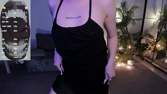 Snapshot of cyber_whore_ chatting on April 21, 1:42 am cyber whore online show from April 21, 1:42 am