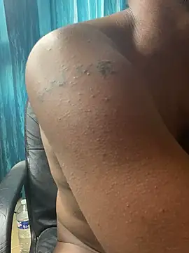 Snapshot of TiltedTen chatting on December 6, 7:43 am TiltedTen online show from December 6, 7:43 am