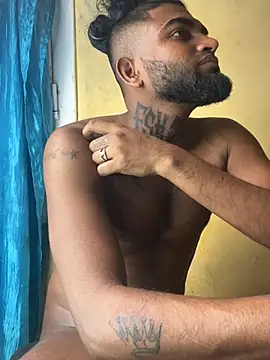 Snapshot of TiltedTen chatting on February 5, 1:04 am TiltedTen online show from February 5, 1:04 am