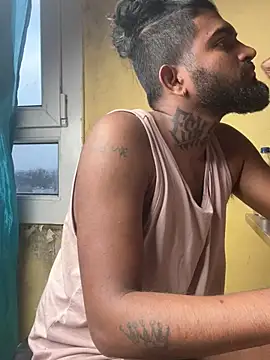 Snapshot of TiltedTen chatting on February 21, 4:59 pm TiltedTen online show from February 21, 4:59 pm