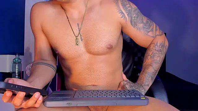 alex oficial online show from January 17, 6:04 am