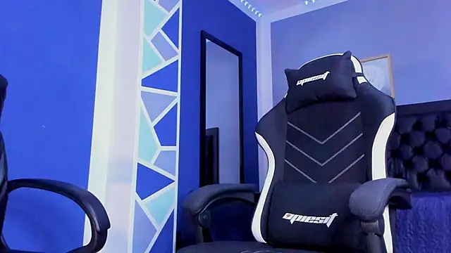 Snapshot of alex_oficial chatting on October 22, 5:41 am alex oficial online show from October 22, 5:41 am