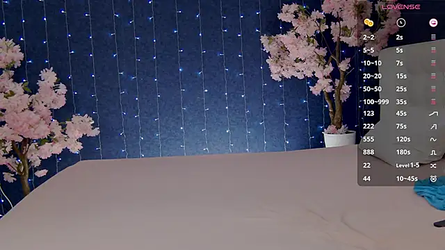 -Mirror-Girl- online show from October 12, 4:11 am