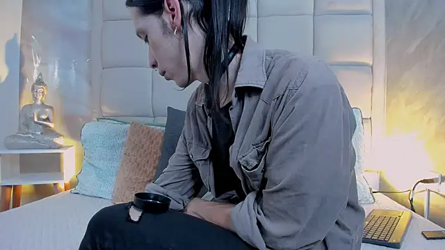 Hecatee 77 online show from November 22, 8:08 pm