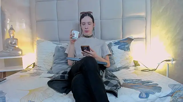 Hecatee 77 online show from January 10, 7:37 pm