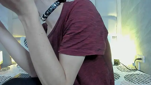 Snapshot of Hecatee_77 chatting on February 12, 7:53 pm Hecatee 77 online show from February 12, 7:53 pm