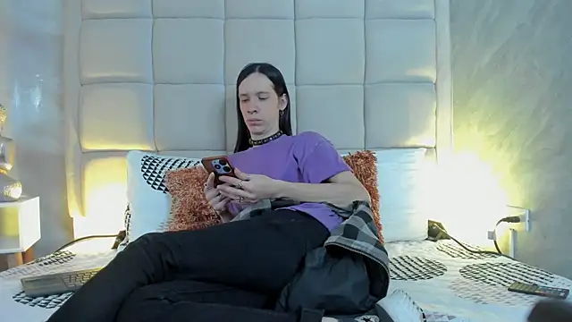 Snapshot of Hecatee_77 chatting on February 16, 7:43 pm Hecatee 77 online show from February 16, 7:43 pm