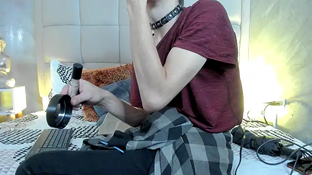 Snapshot of Hecatee_77 chatting on February 20, 7:58 pm Hecatee 77 online show from February 20, 7:58 pm