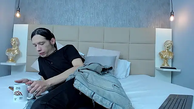 Snapshot of Hecatee_77 chatting on March 7, 9:34 pm Hecatee 77 online show from March 7, 9:34 pm