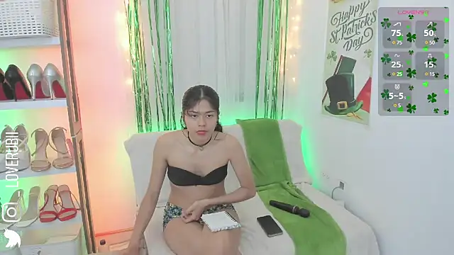 Snapshot of loverubii chatting on March 13, 1:10 am loverubii online show from March 13, 1:10 am