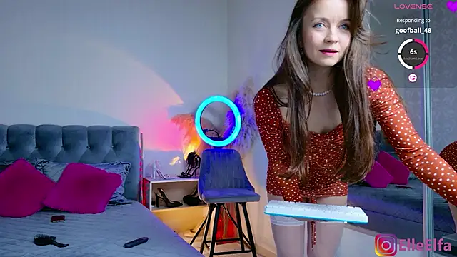 Elfaelle online show from September 12, 7:25 pm