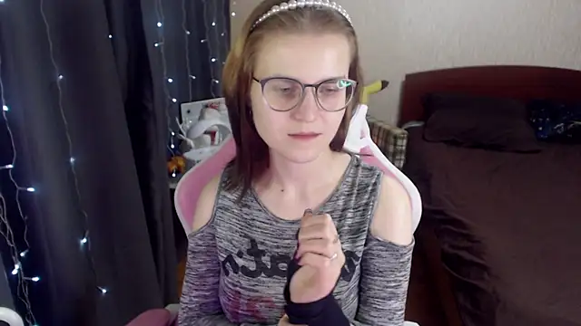 MissBrightShine online show from January 12, 3:36 pm