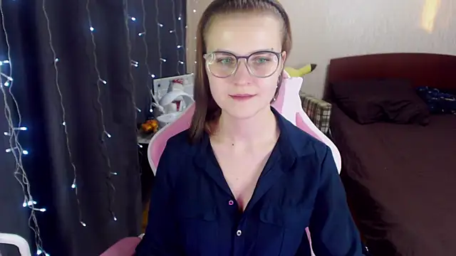 MissBrightShine online show from January 18, 1:08 pm