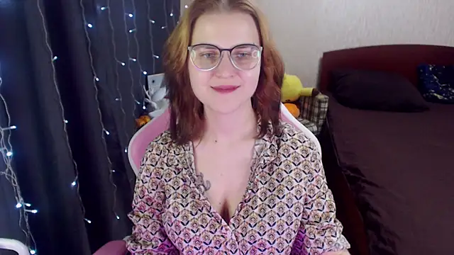 MissBrightShine online show from January 28, 1:27 pm