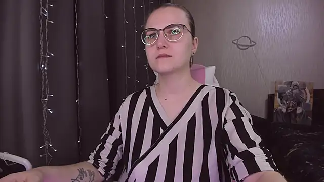 MissBrightShine online show from December 3, 11:30 am