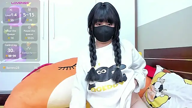 alonelove   online show from February 5, 5:41 am