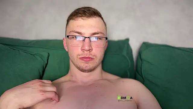 Snapshot of iron__chap chatting on March 28, 12:21 am iron chap online show from March 28, 12:21 am