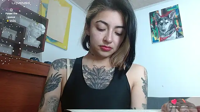 ZoeBakers  online show from December 13, 11:55 am