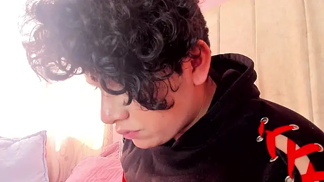 Satuurn  online show from February 12, 7:24 pm