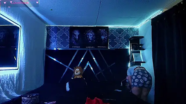 Zoe olsen online show from December 4, 5:43 pm