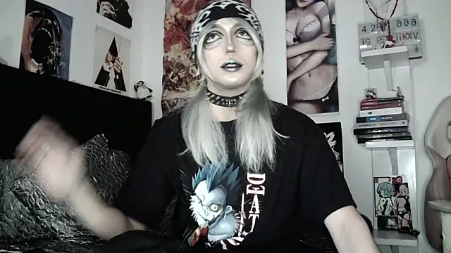 kiiler queen online show from May 11, 9:45 pm