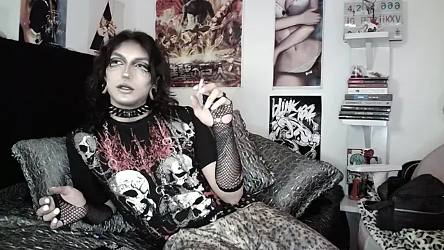 kiiler queen online show from May 14, 7:31 pm
