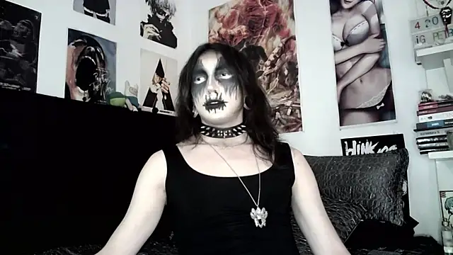 kiiler queen online show from June 7, 8:45 pm