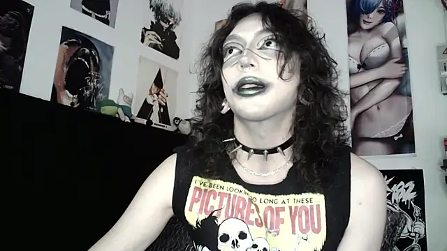 kiiler queen online show from June 9, 7:03 pm