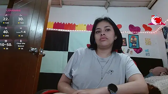 Saray extrovert  online show from December 3, 9:40 am