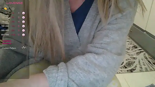 Impression222 online show from January 7, 3:23 pm