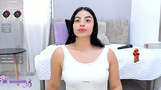 Paula Desousa online show from February 10, 10:40 pm