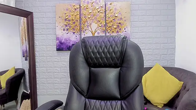 Paula Desousa online show from November 9, 5:44 pm